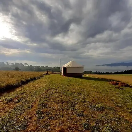 Woda Gory - Glamping Caloroczny Роскошный шатер Szlembark